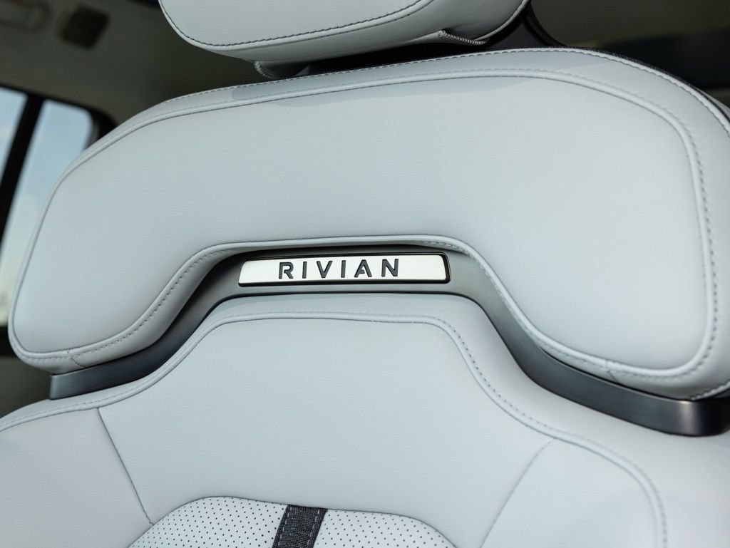 Used 2023 Rivian R1S Launch Edition AWD/4WD image 23