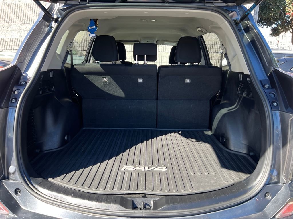 Used 2017 Toyota RAV4 LE image 35
