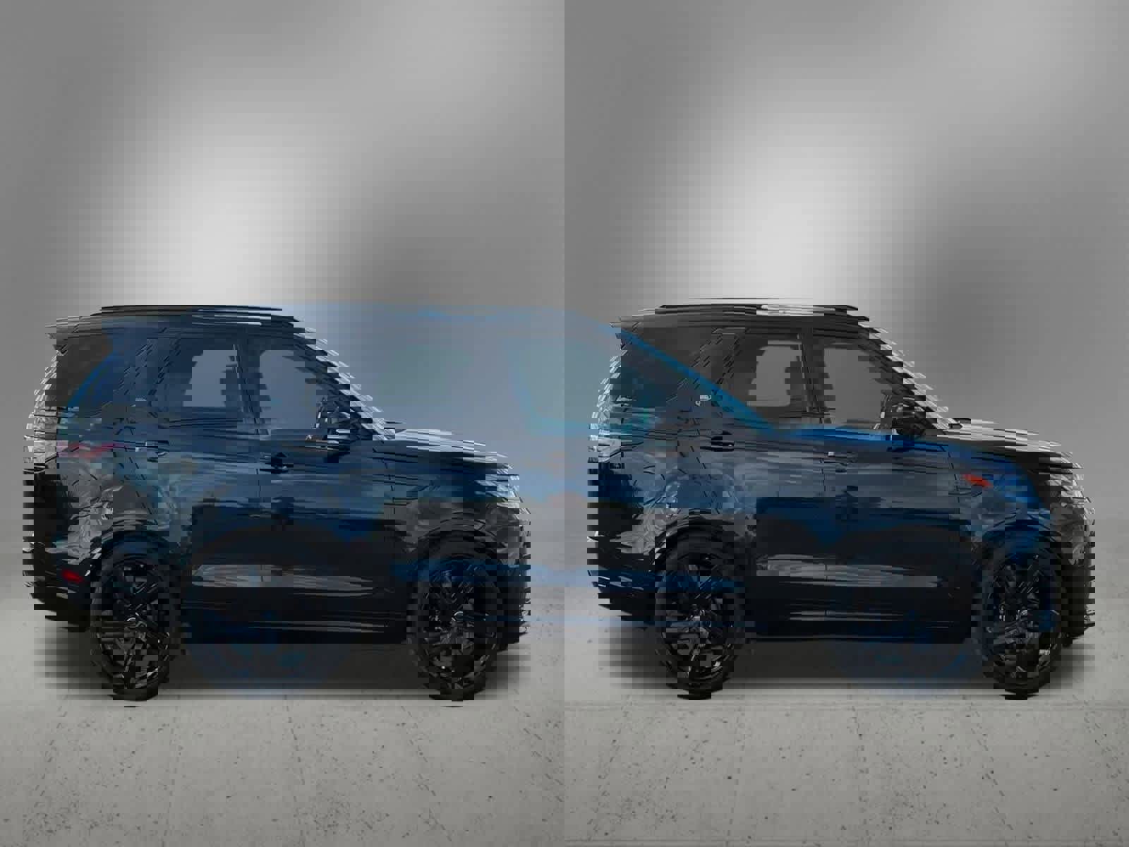 Used 2024 Land Rover Discovery Metropolitan Edition image 7