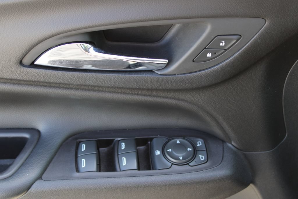 Used 2019 Chevrolet Equinox LT FWD image 29