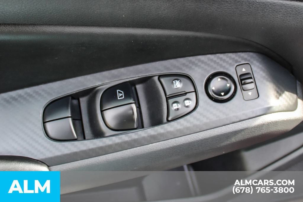 Used 2025 Nissan Altima 2.5 SV FWD image 37