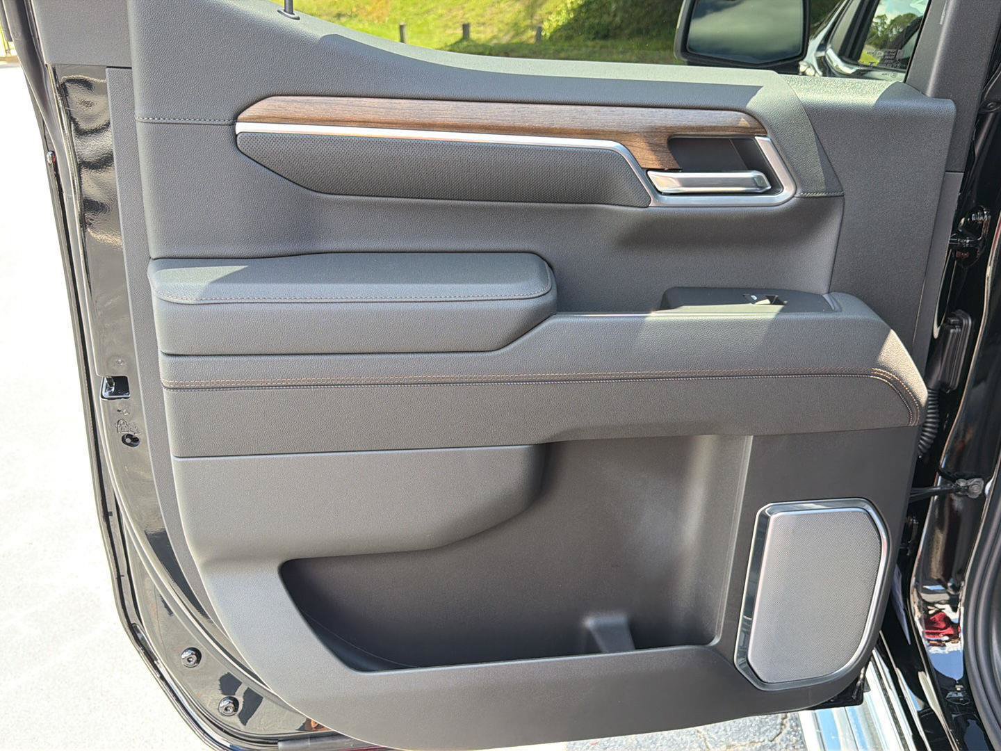 New 2026 Chevrolet Silverado 1500 High Country w/ High Country Premium Package AWD/4WD image 18
