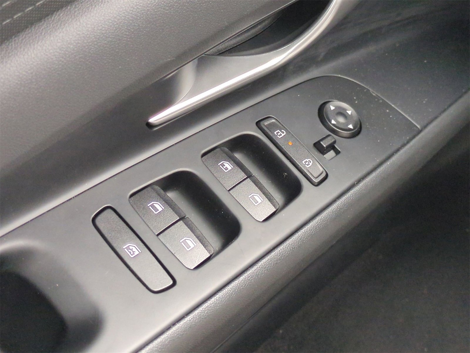 New 2025 Hyundai Elantra SE image 31