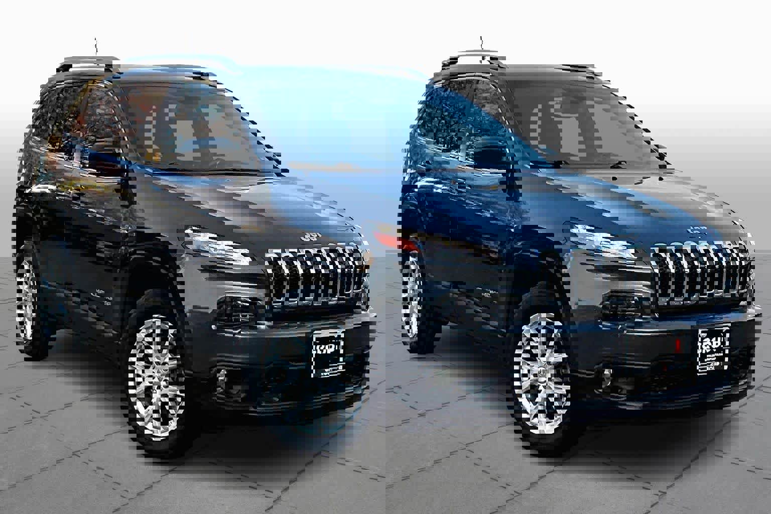 Used 2017 Jeep Cherokee Latitude w/ Safety/Convenience Group image 2