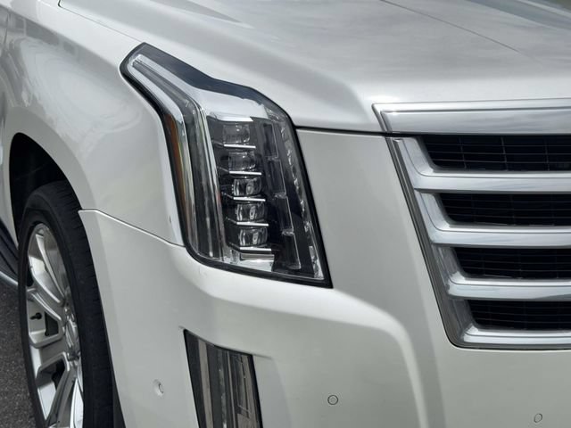 Used 2020 Cadillac Escalade Luxury AWD/4WD image 5