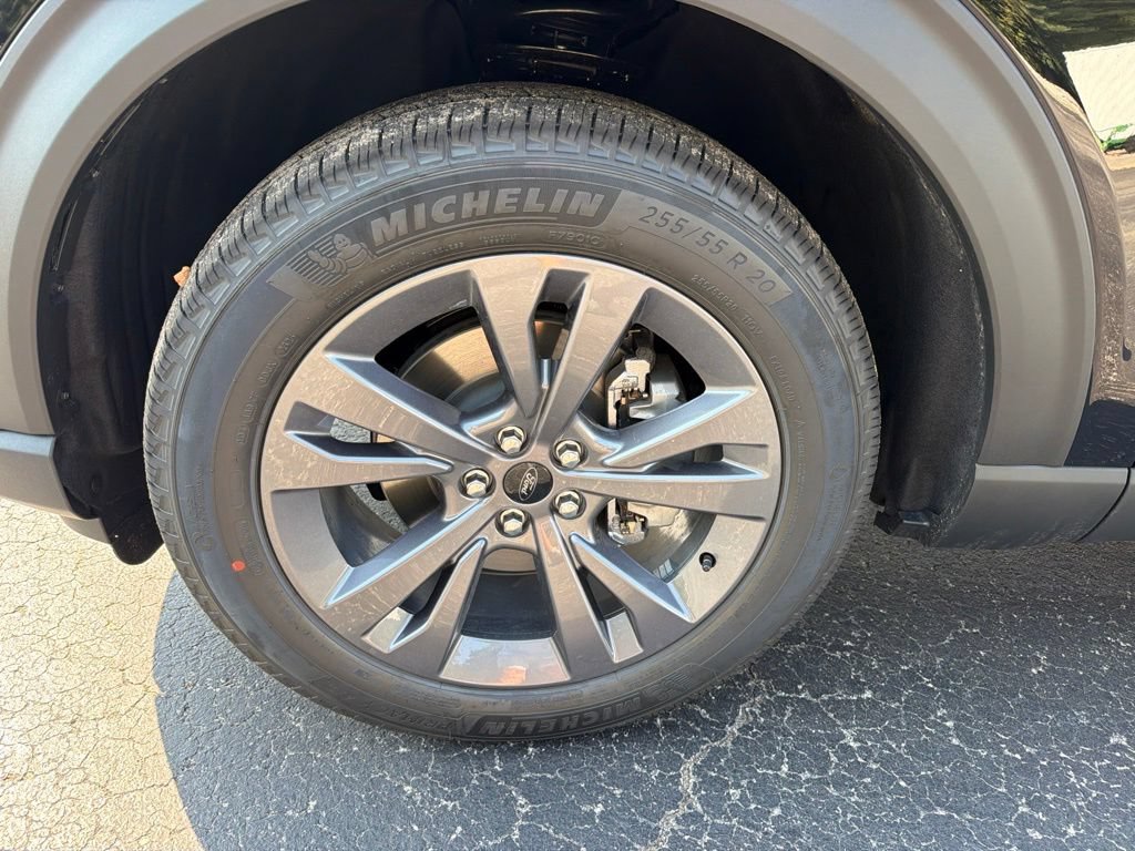 New 2026 Ford Explorer Active w/ Active Comfort Package AWD/4WD image 9