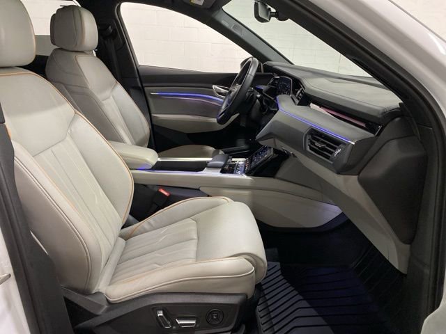 Used 2024 Audi Q8 e-tron Prestige w/ Prestige Package image 88
