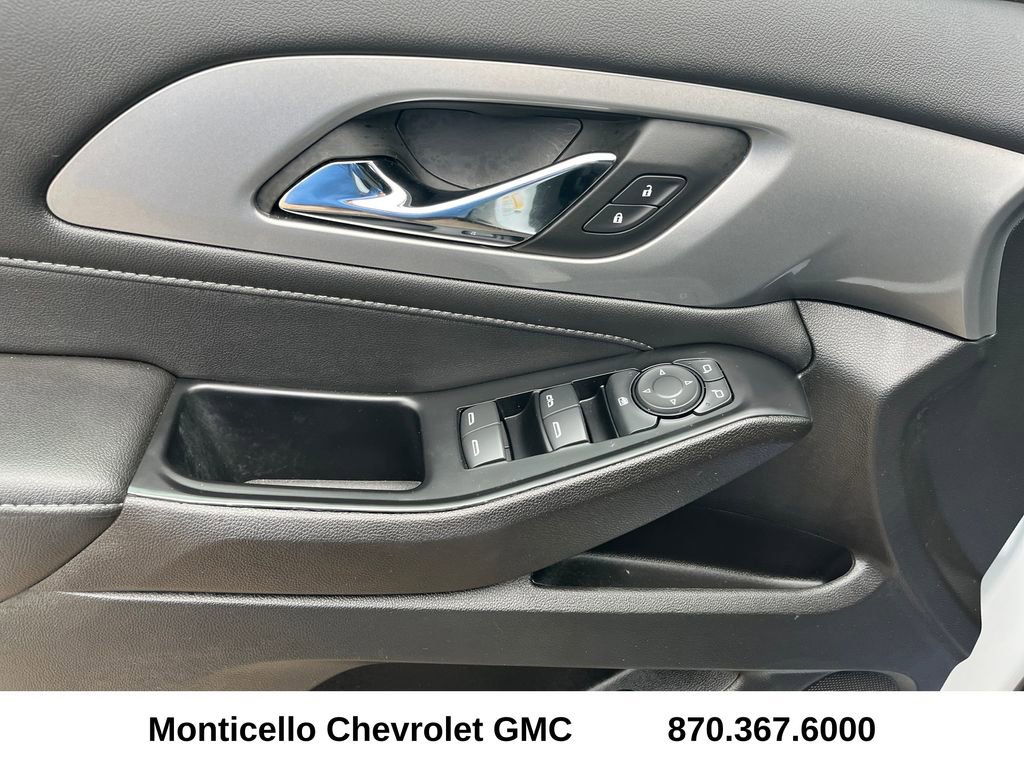 Used 2023 Chevrolet Traverse LT FWD image 11