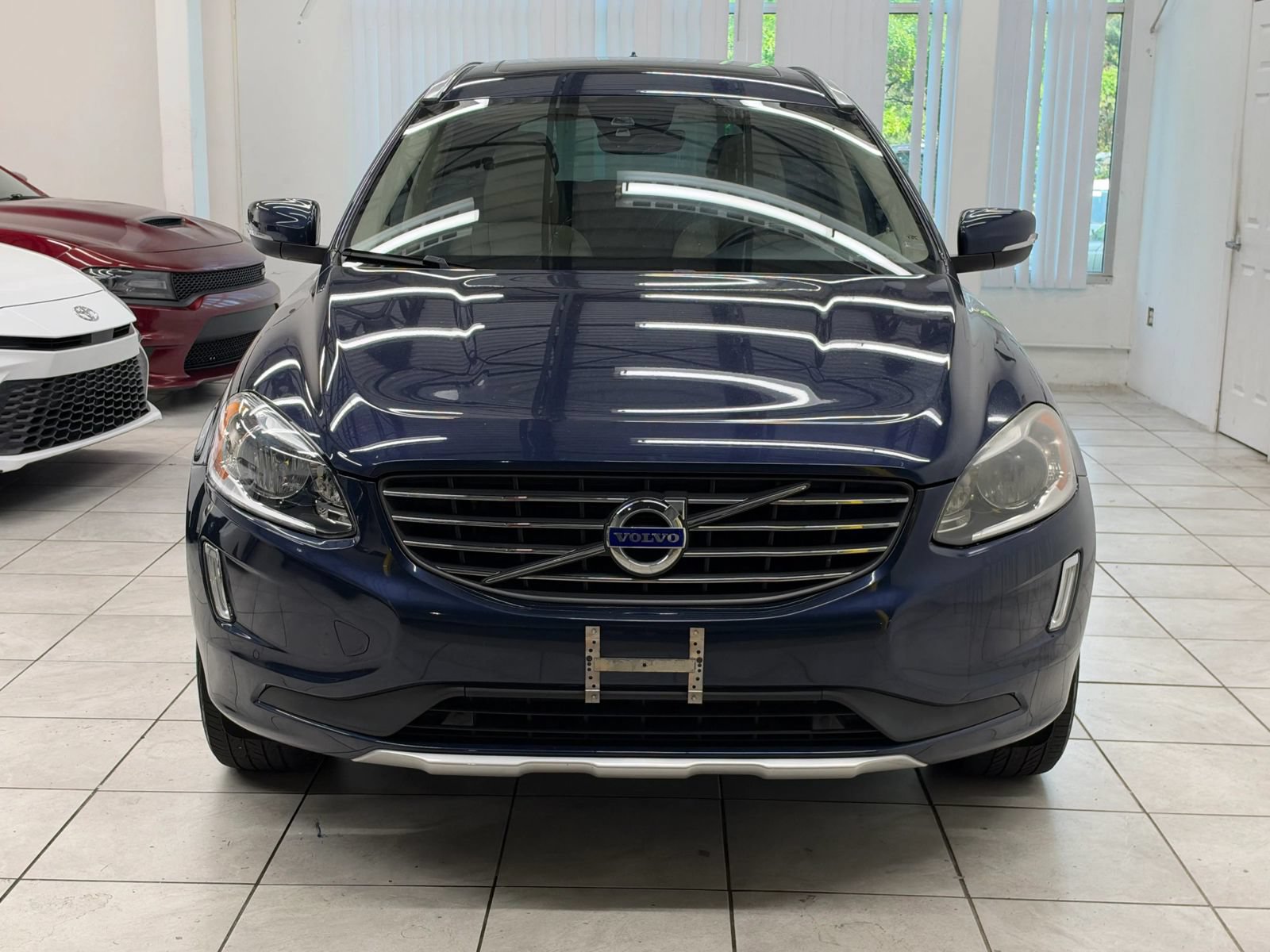 Used 2015 Volvo XC60 T6 AWD/4WD image 2