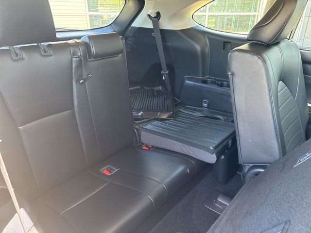 Used 2021 Toyota Highlander XLE AWD/4WD image 34