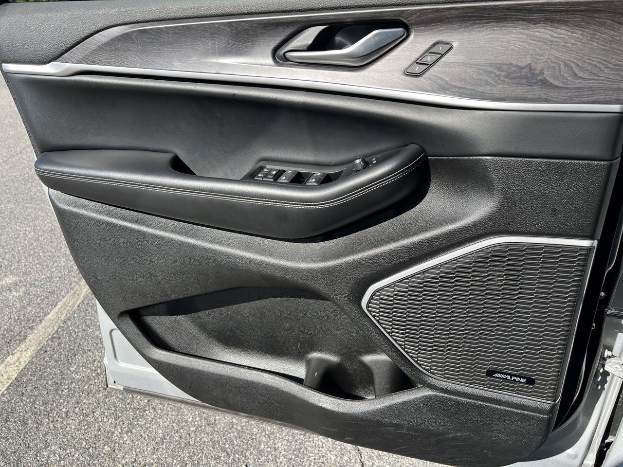 Used 2024 Jeep Grand Cherokee Limited 4xe image 19