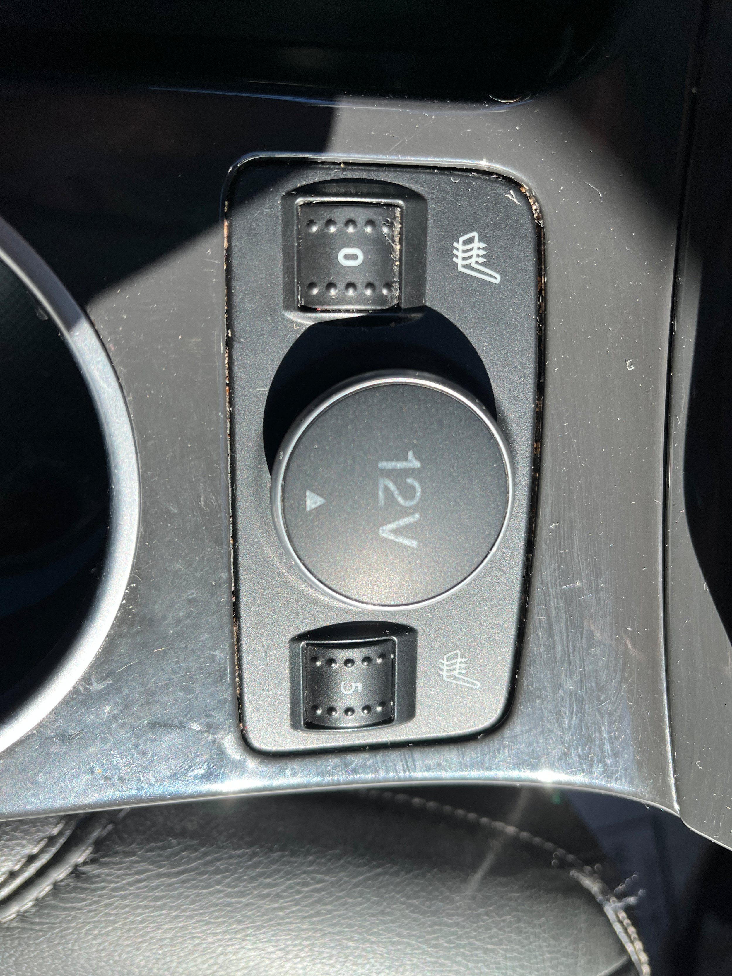 Used 2016 Ford Escape Titanium w/ Equipment Group 301A AWD/4WD image 13
