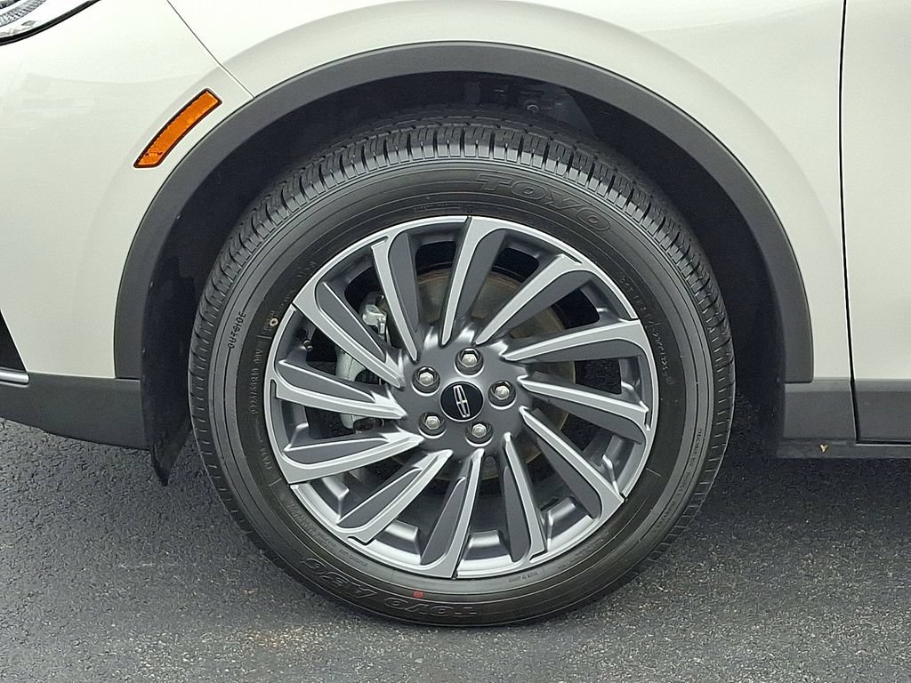 Certified 2024 Lincoln Corsair Reserve w/ Equipment Group 201A AWD/4WD image 8