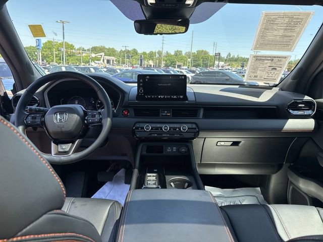 Certified 2025 Honda Pilot TrailSport image 14