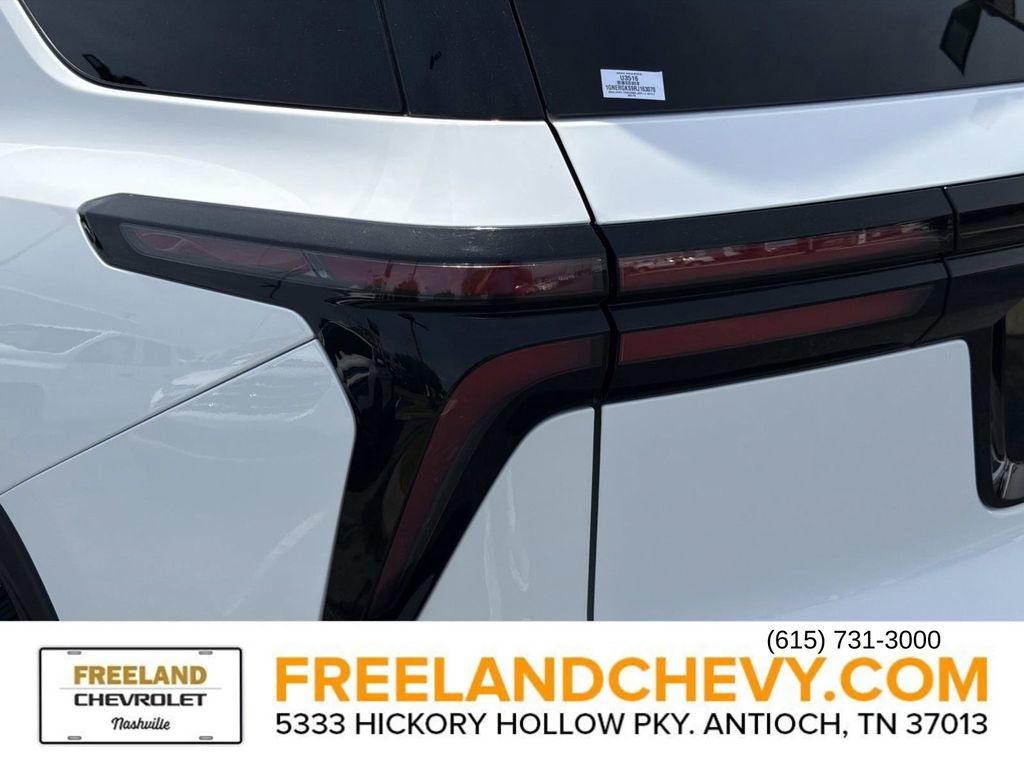 Used 2024 Chevrolet Traverse LT FWD image 12