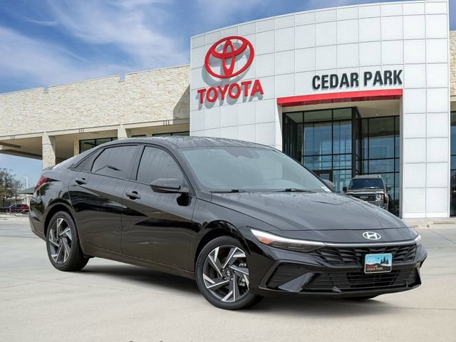 Used 2025 Hyundai Elantra Sport image 1