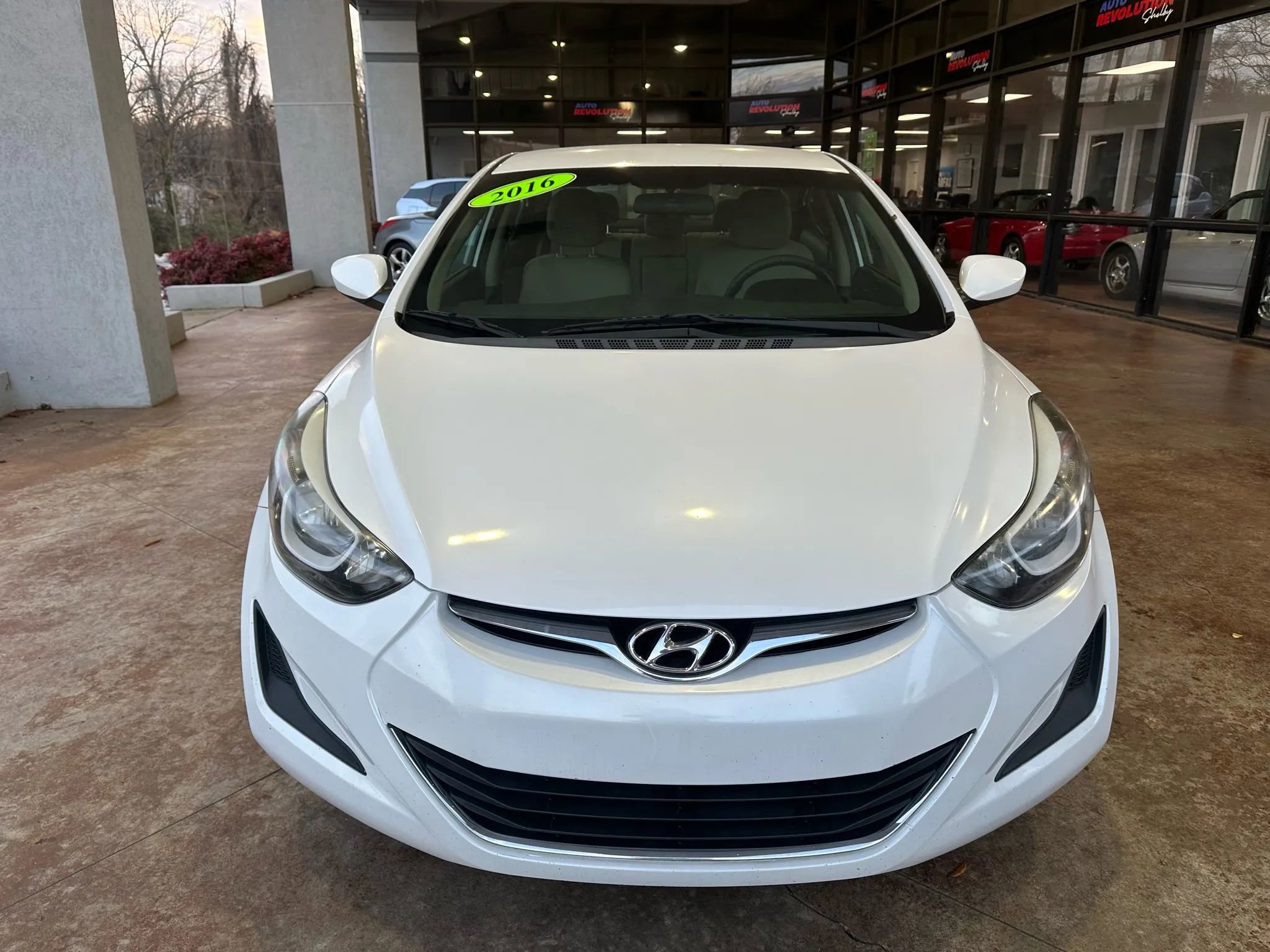 Used 2016 Hyundai Elantra SE image 2