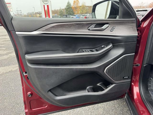 Used 2022 Jeep Grand Cherokee L Limited w/ Luxury Tech Group II image 18