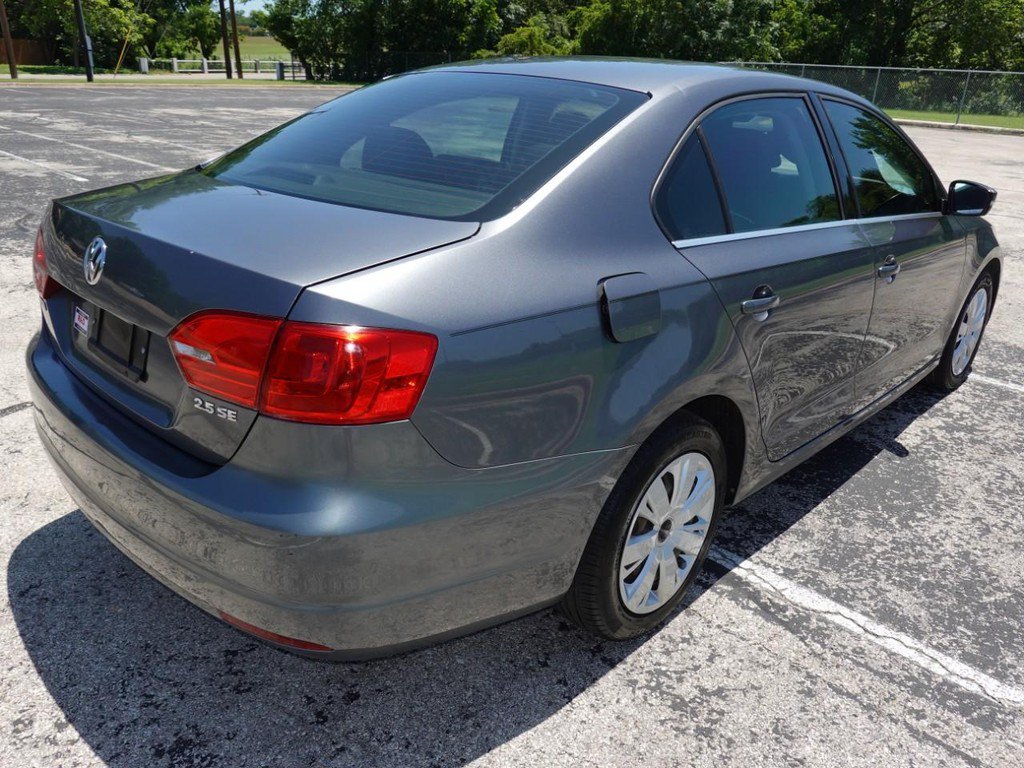 Used 2013 Volkswagen Jetta SE FWD image 7