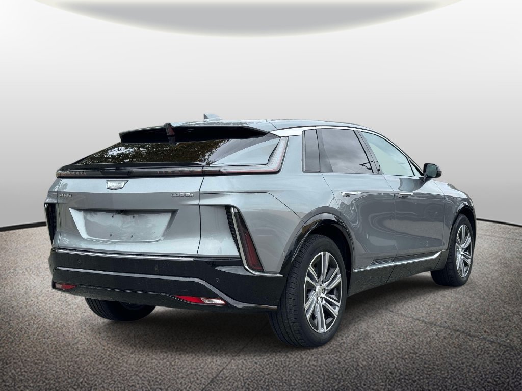 Certified 2024 Cadillac Lyriq Luxury AWD/4WD image 2