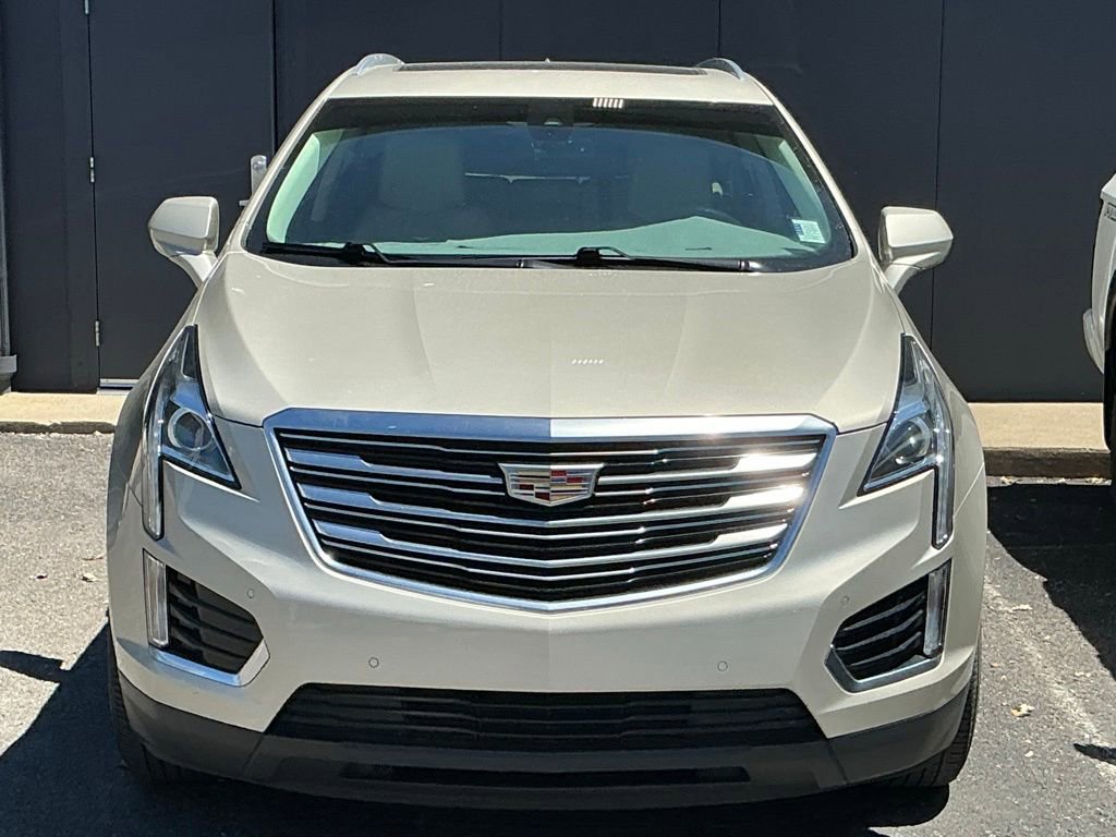 Used 2017 Cadillac XT5 Luxury w/ Driver Awareness Package FWD image 2