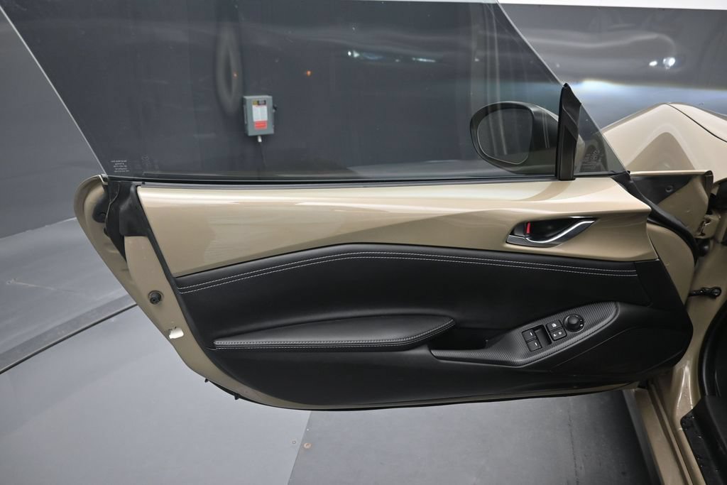 Used 2023 MAZDA MX-5 Miata Grand Touring RWD image 12