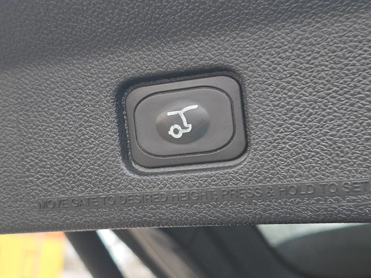 Used 2017 Ford Explorer XLT w/ Equipment Group 201A image 26