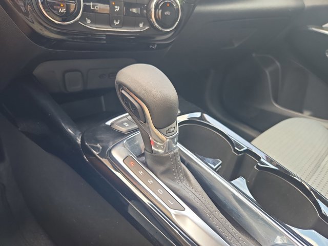 Used 2025 Chevrolet Trax LT w/ LT Convenience Package FWD image 11