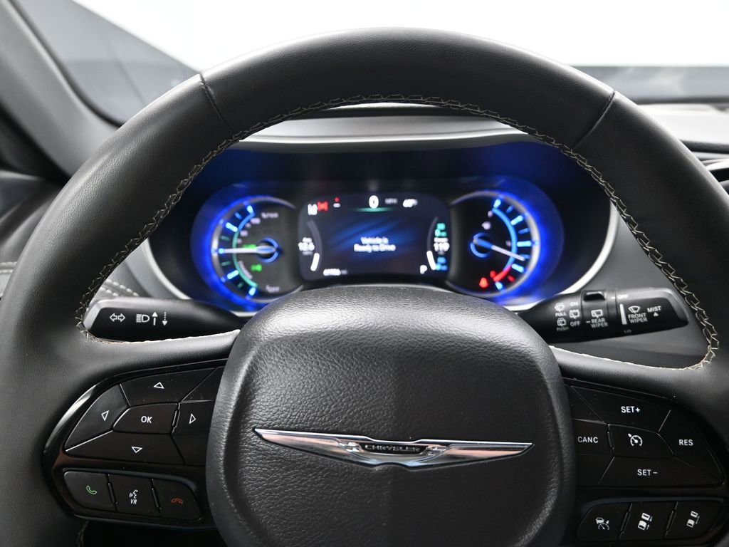 Used 2024 Chrysler Pacifica Select image 15