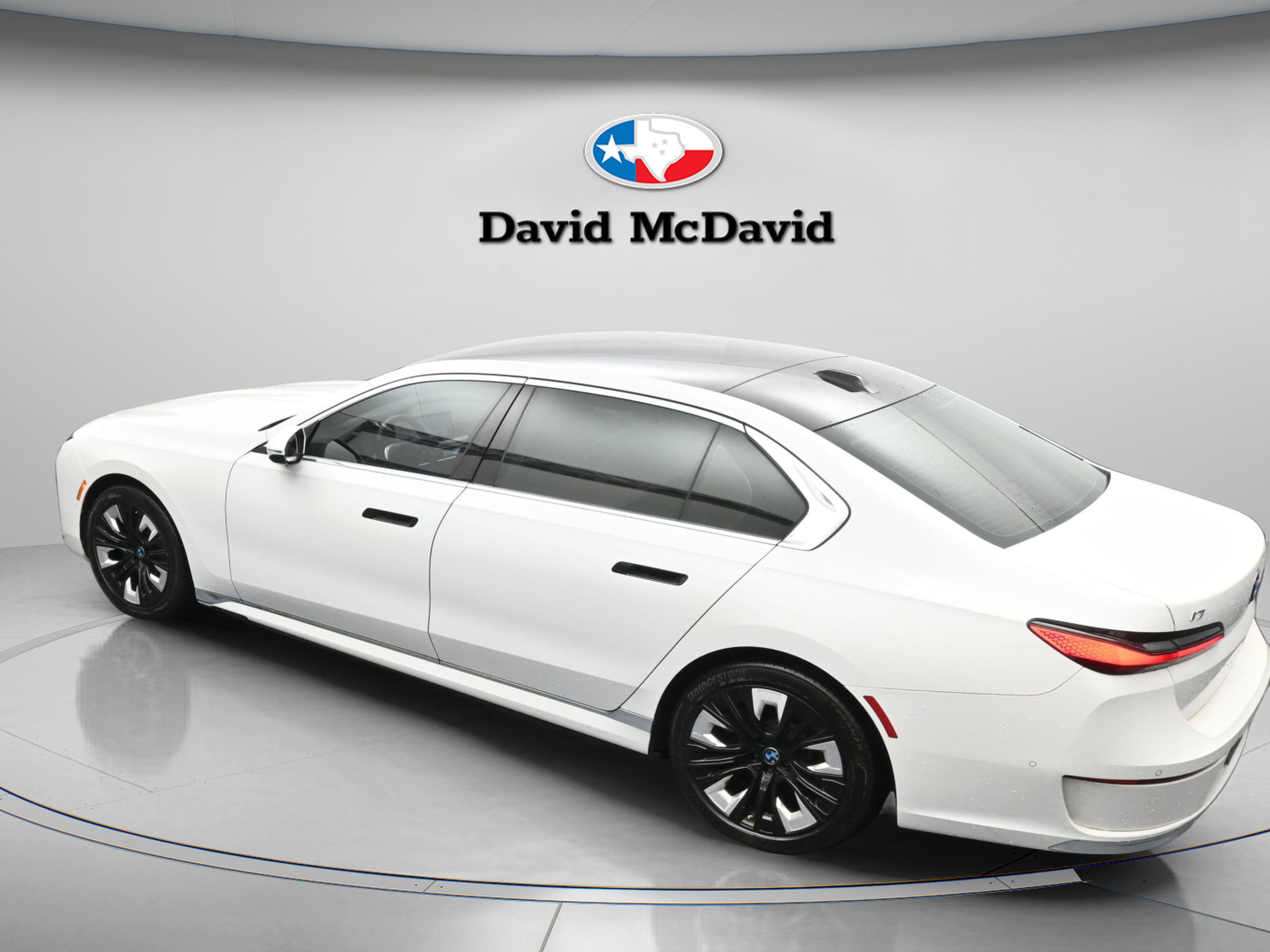 Used 2023 BMW i7 xDrive60 AWD/4WD image 39