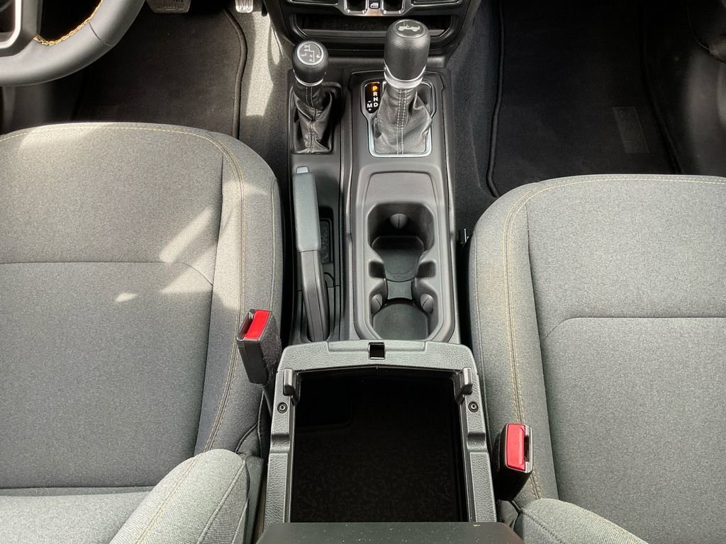 Used 2024 Jeep Wrangler Sport S image 11