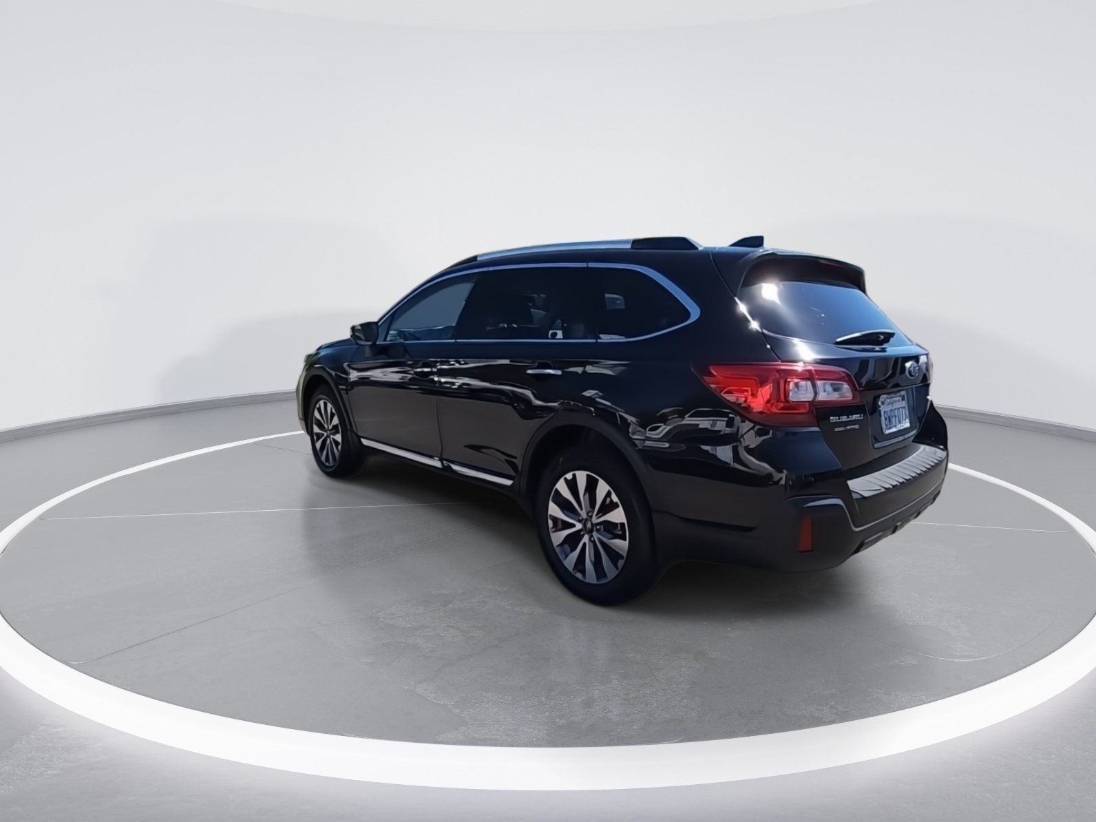 Used 2019 Subaru Outback 2.5i Touring w/ Protection Package #1 AWD/4WD image 6