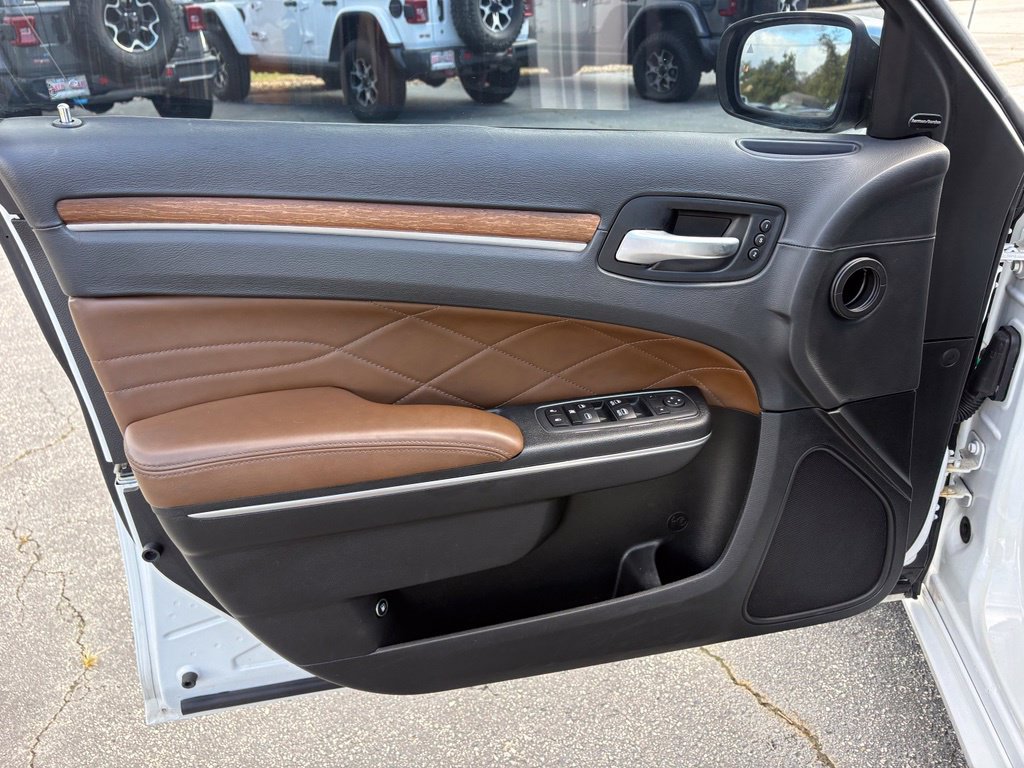 Used 2018 Chrysler 300 C w/ Sun, Sound & Nav Package RWD image 25