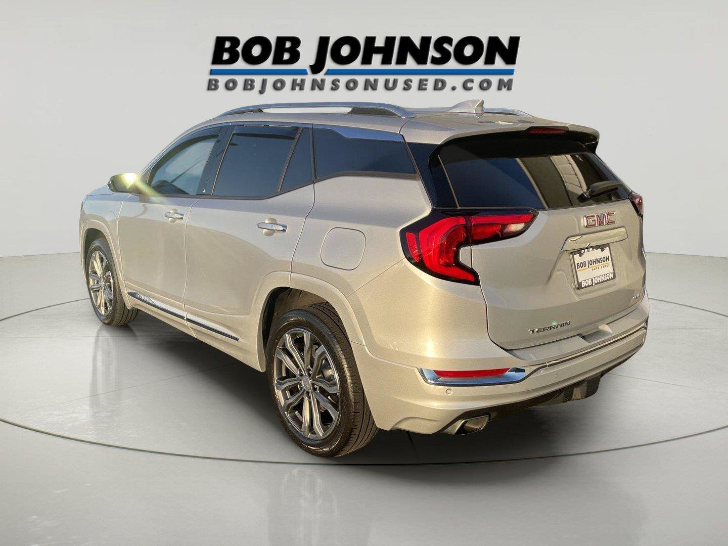 Used 2020 GMC Terrain Denali w/ Denali Premium Package AWD/4WD image 5