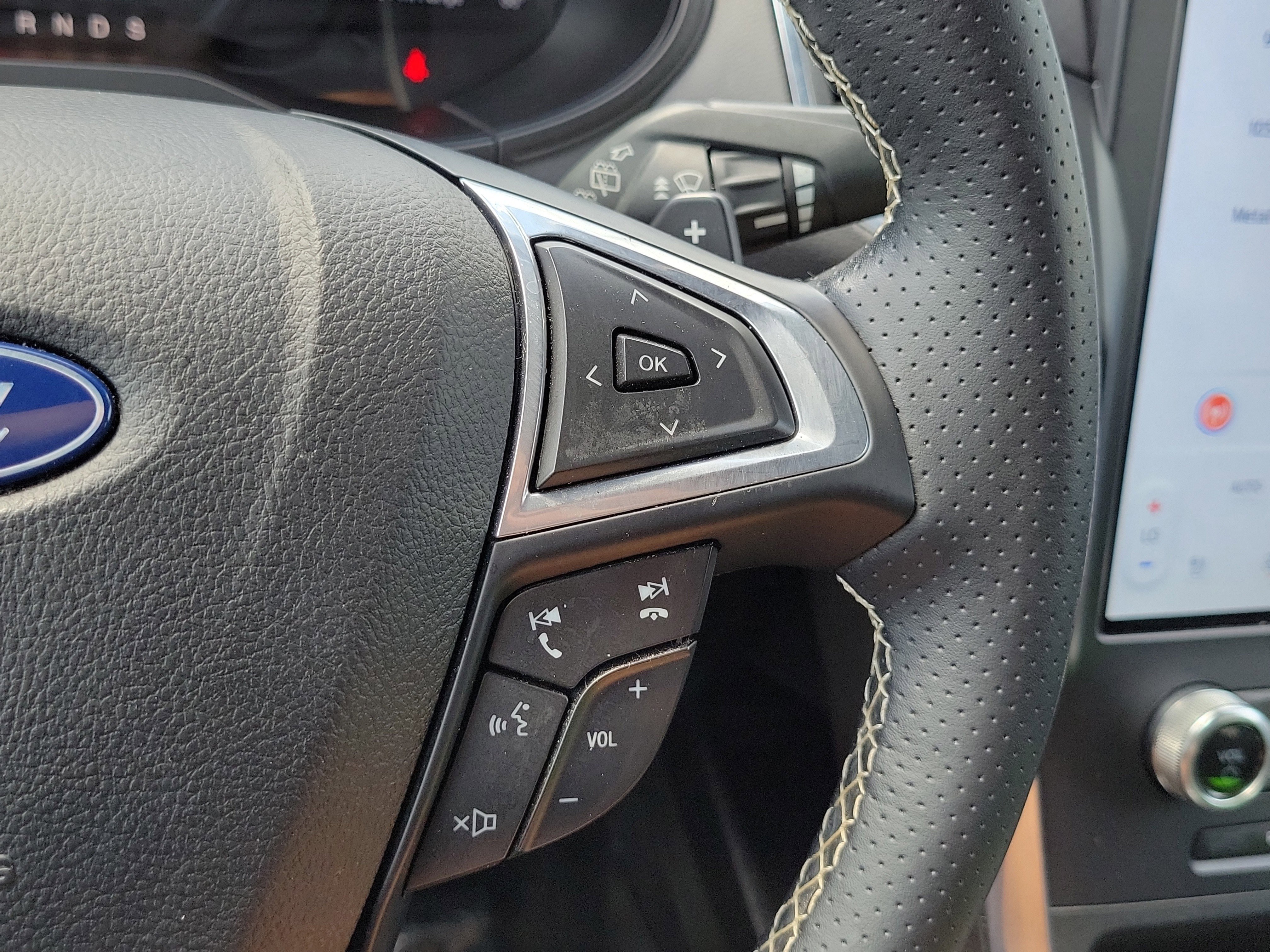 Certified 2022 Ford Edge ST w/ Equipment Group 401A AWD/4WD image 25