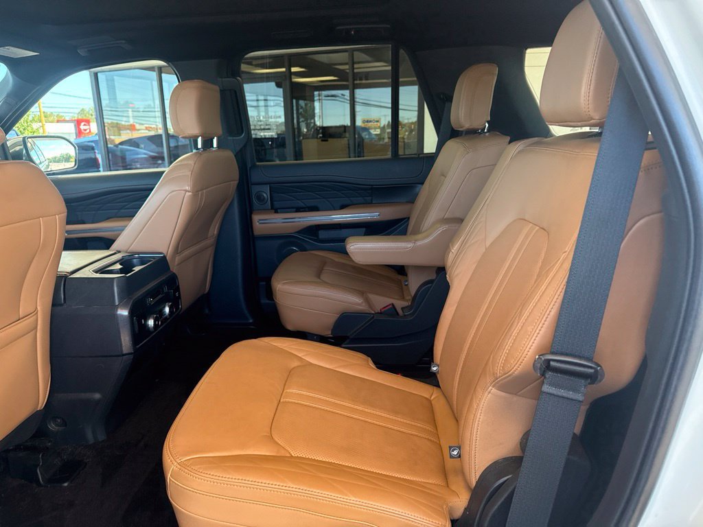 Used 2023 Ford Expedition Platinum AWD/4WD image 13