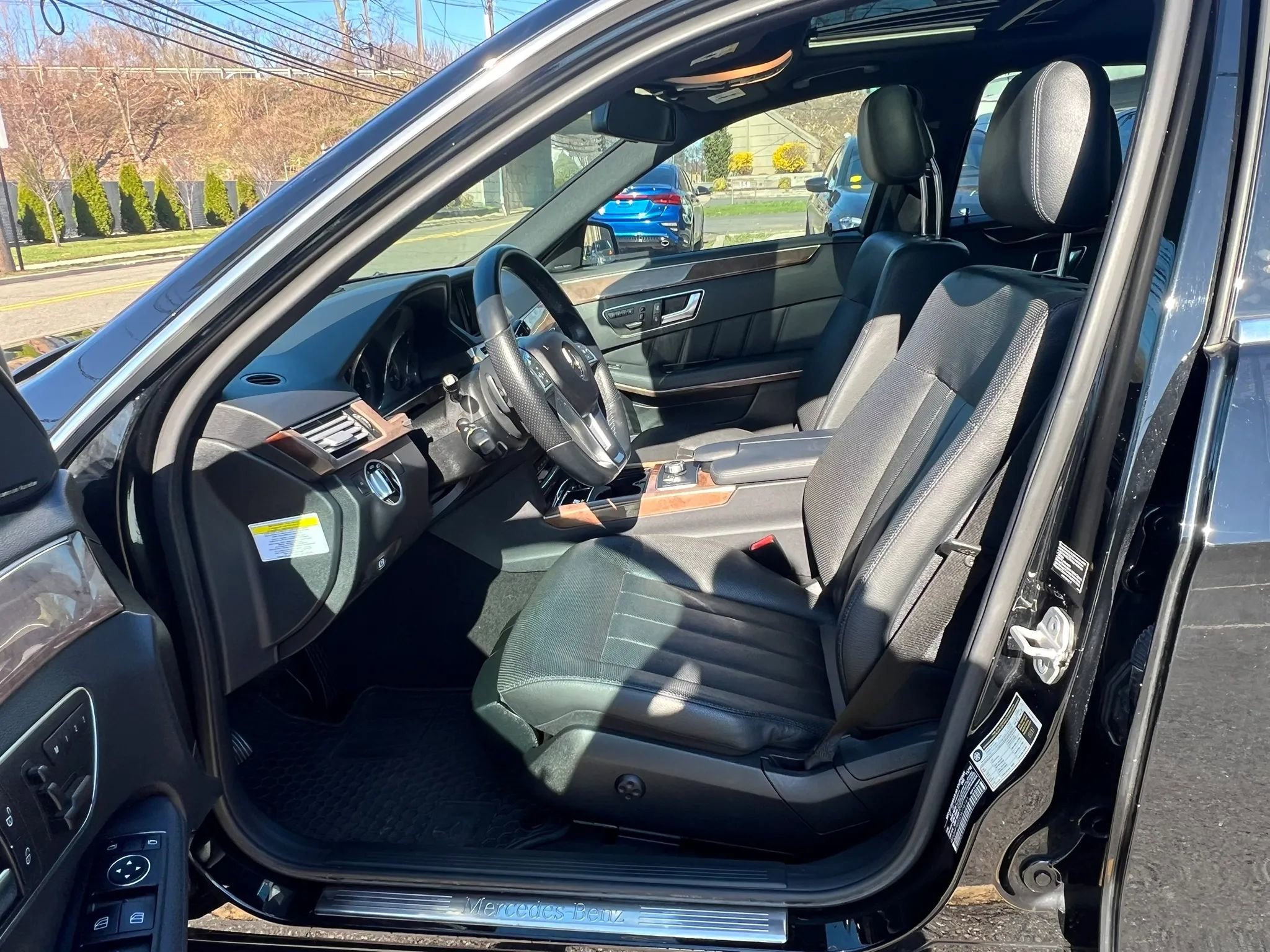 Used 2013 Mercedes-Benz E 550 4MATIC Sedan image 20