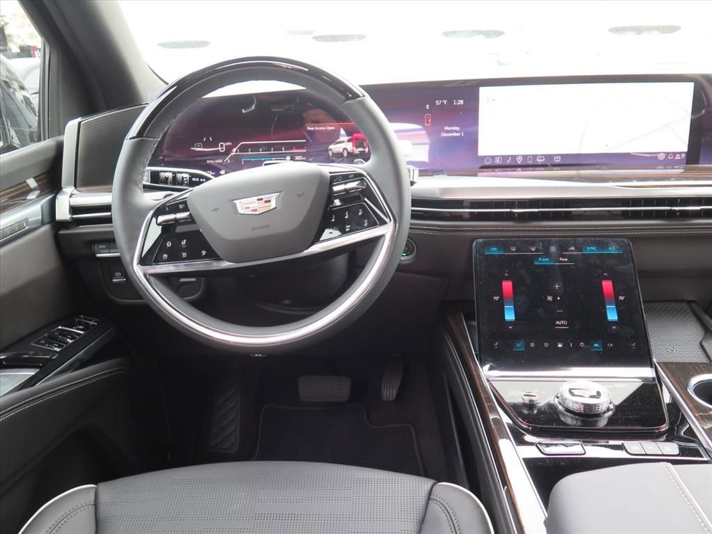 New 2026 Cadillac Escalade ESV Luxury w/ LPO, Radiant Package image 22