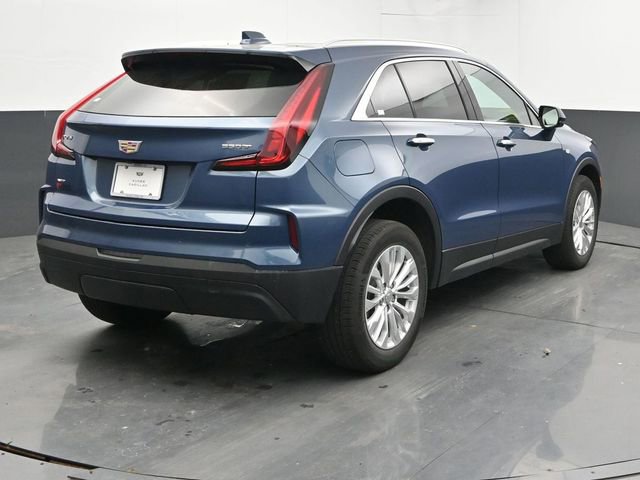Used 2024 Cadillac XT4 Luxury w/ Cold Weather Package AWD/4WD image 9
