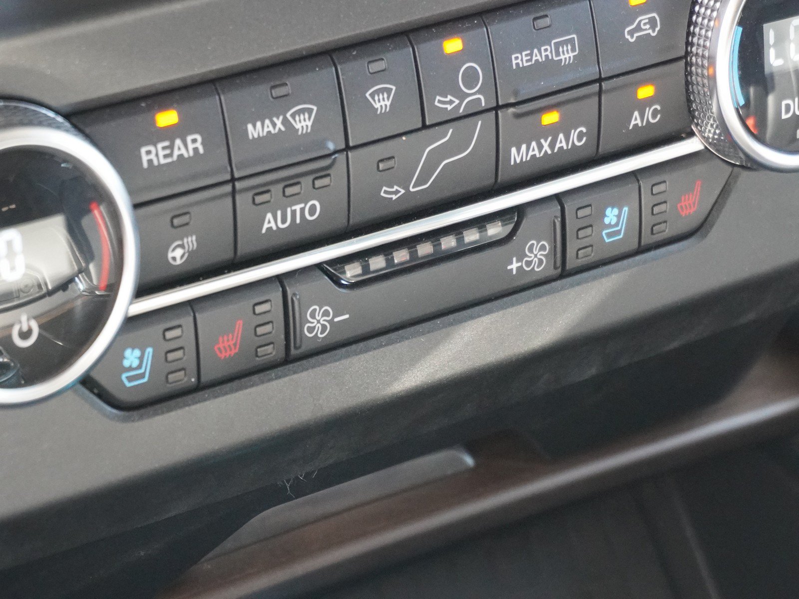 Used 2021 Ford Expedition Max Platinum AWD/4WD image 33