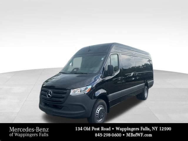 New 2025 Mercedes-Benz Sprinter 4500 image 1