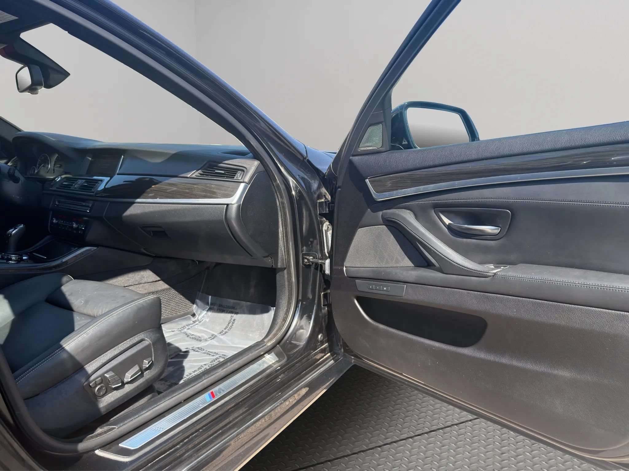Used 2016 BMW 550i Sedan RWD image 21