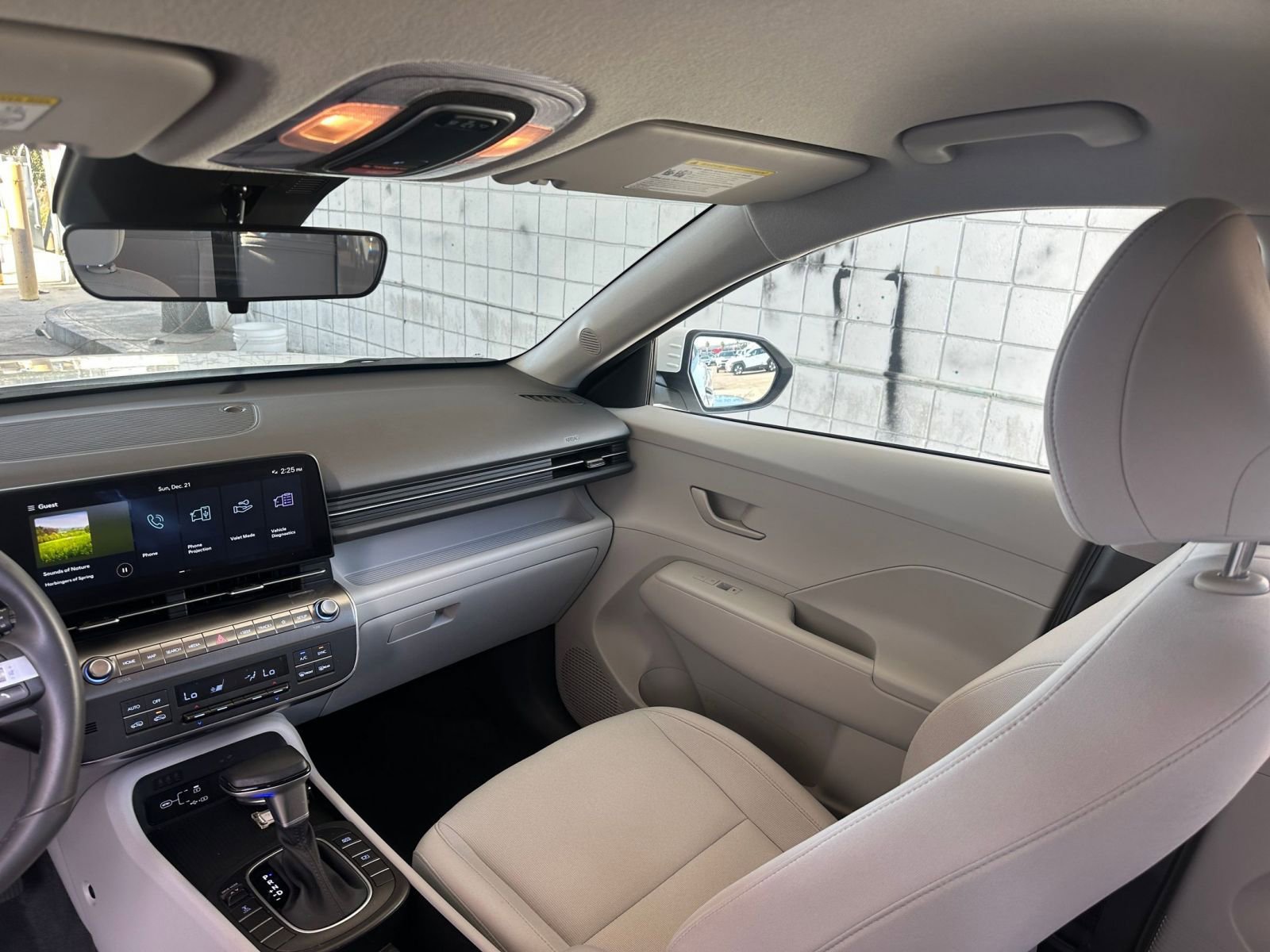 Used 2025 Hyundai Kona SEL image 35