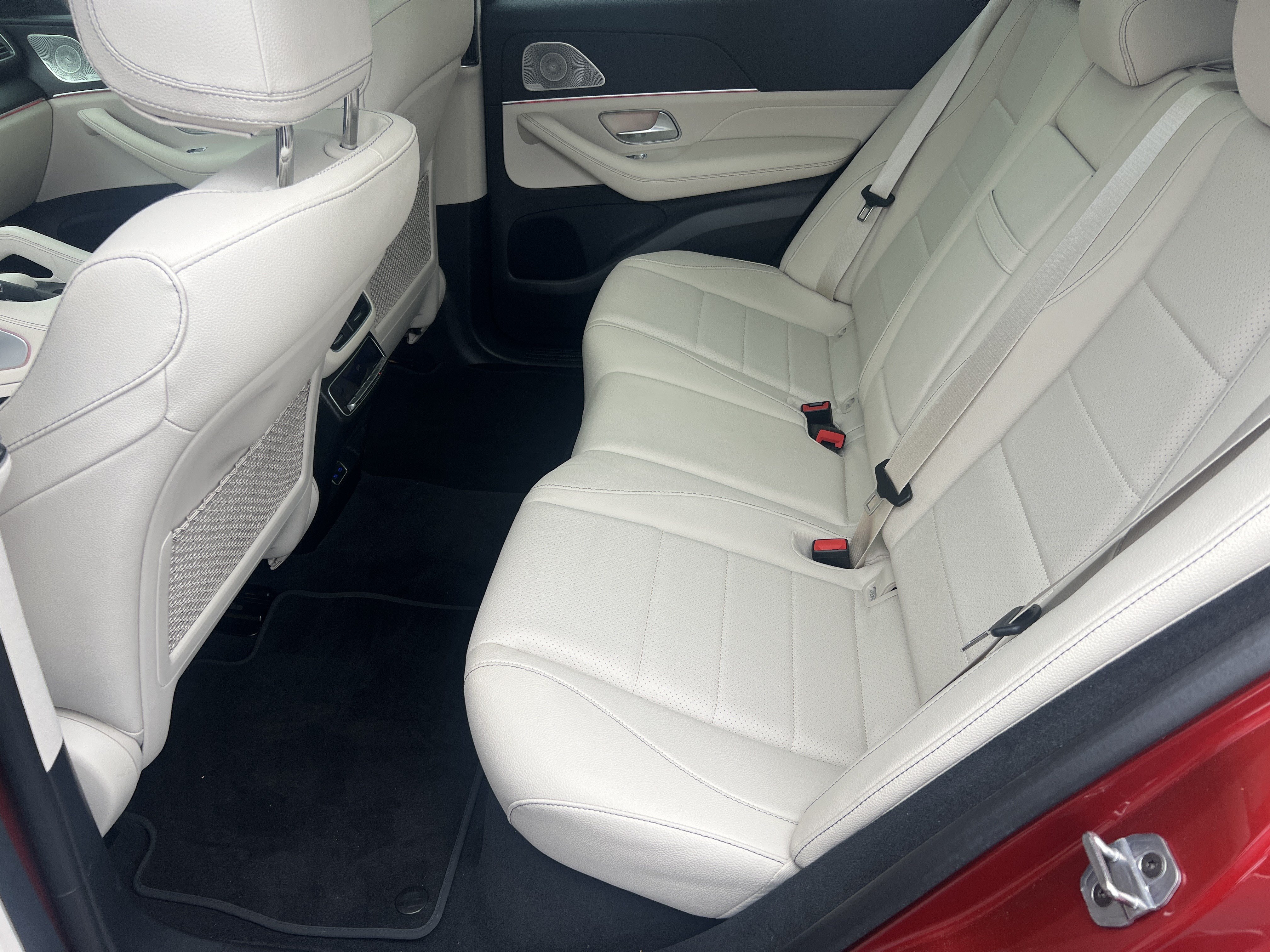 Certified 2025 Mercedes-Benz GLE 350 4MATIC w/ AMG Line Exterior image 32