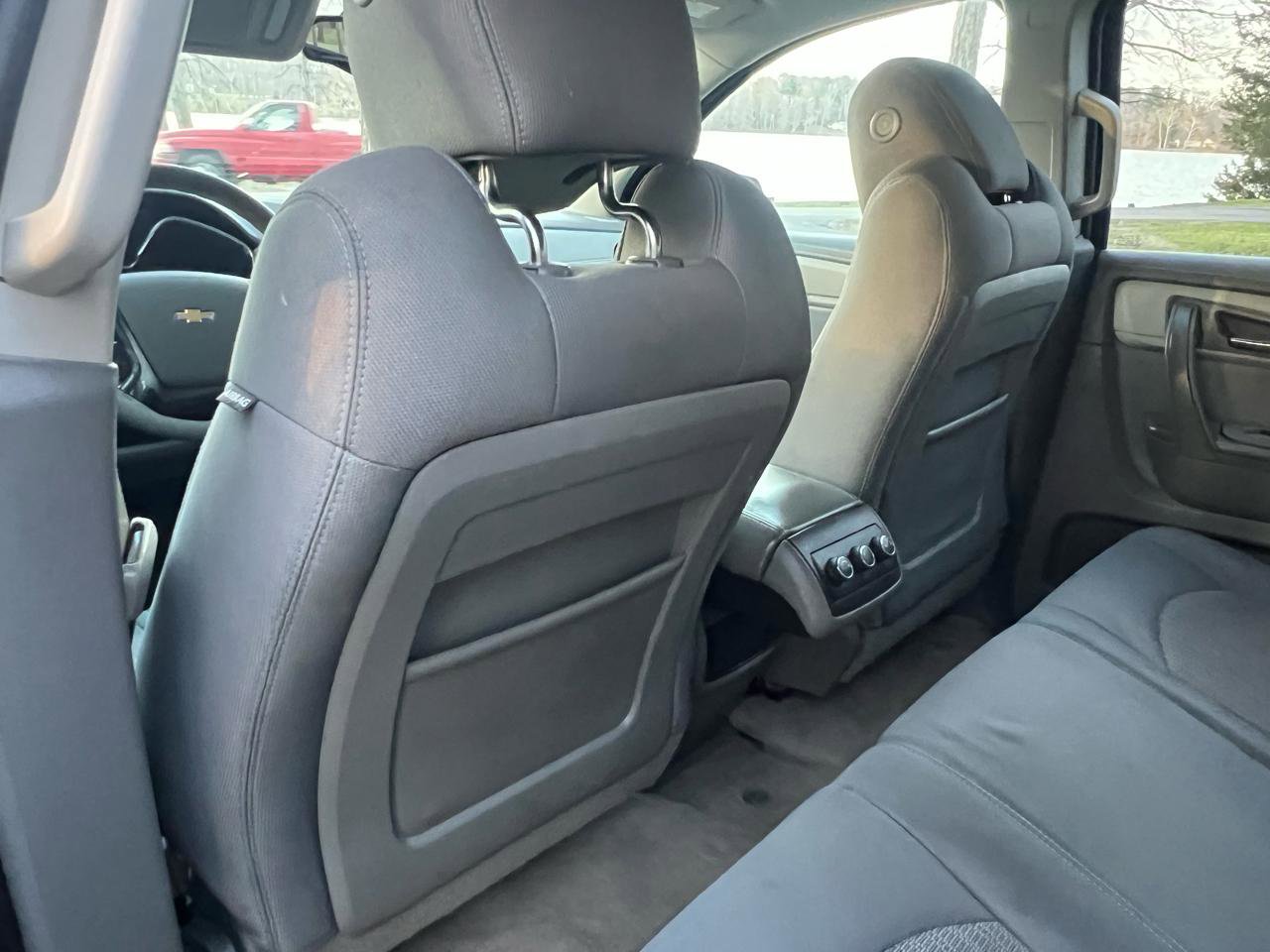 Used 2013 Chevrolet Traverse LS image 38