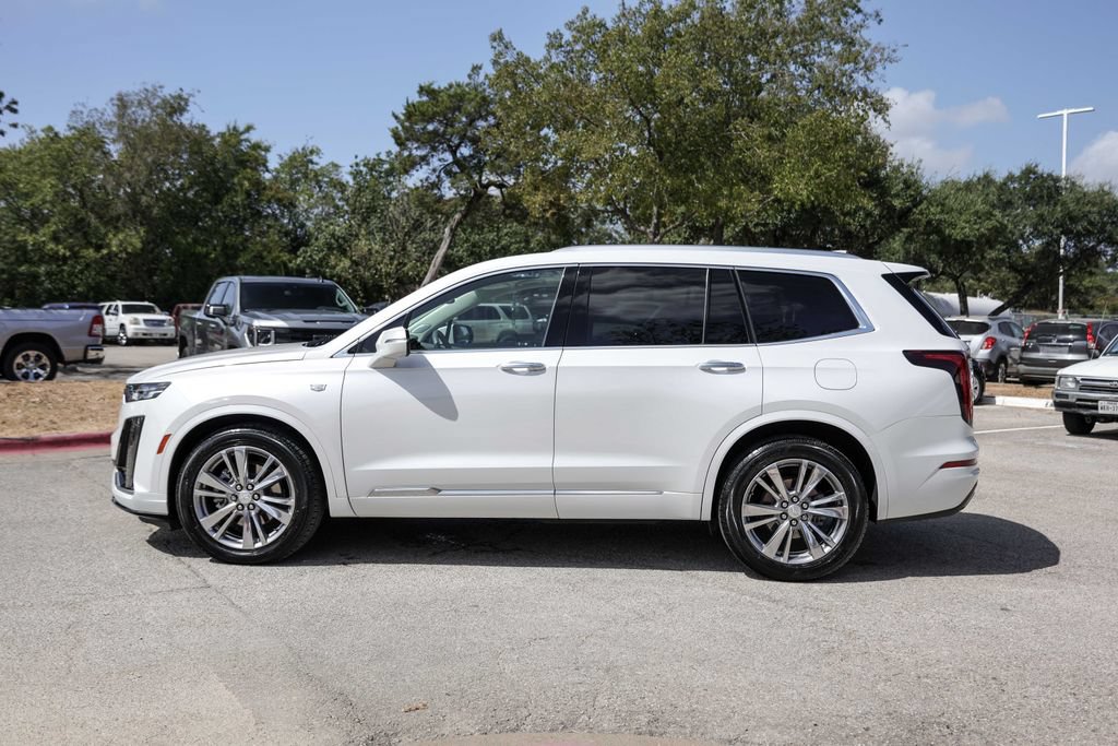 Used 2023 Cadillac XT6 Premium Luxury FWD image 2