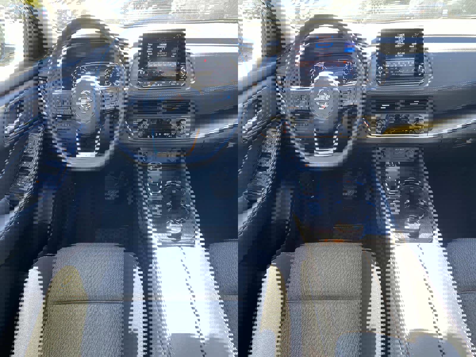 Used 2024 Nissan Rogue SV image 11