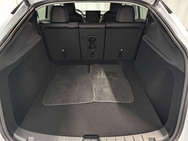 Used 2026 Tesla Model Y 2WD image 24