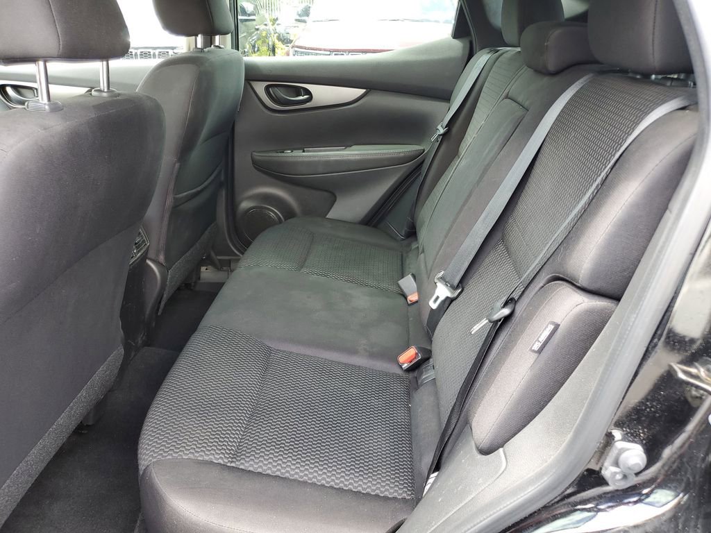 Used 2022 Nissan Rogue Sport S image 10