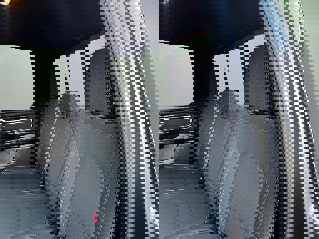 Used 2021 RAM 1500 Big Horn image 22